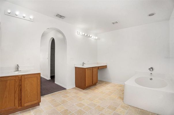 Bathroom, Dual Sink Vanities, Interior