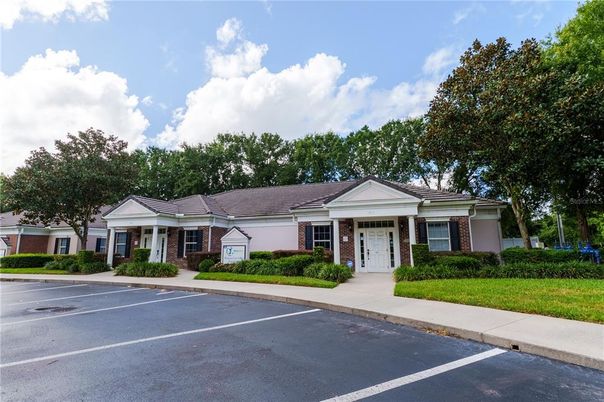 Exterior, Facade, Brick Facade, Ranch