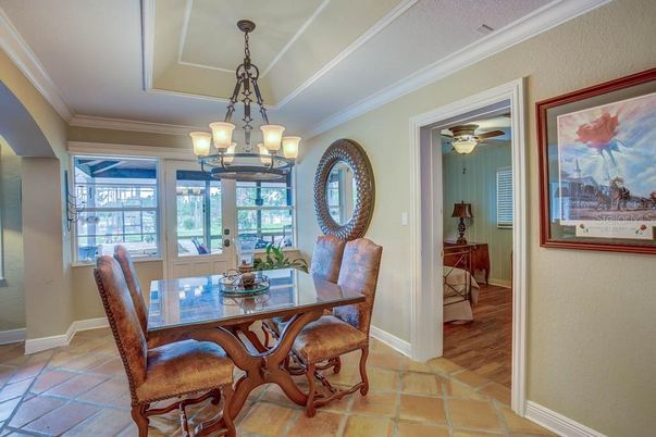 Chandelier, Dining room, Interior