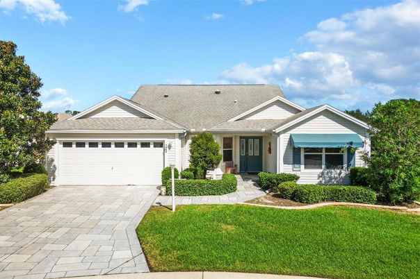 Attached, Exterior, Facade, Ranch