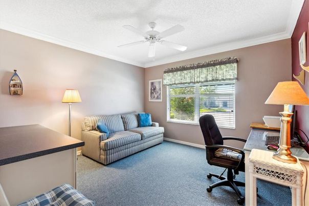Home Office, Interior