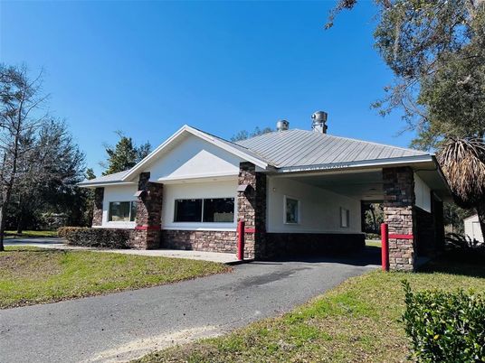 Exterior, Facade, Brick Facade, Ranch