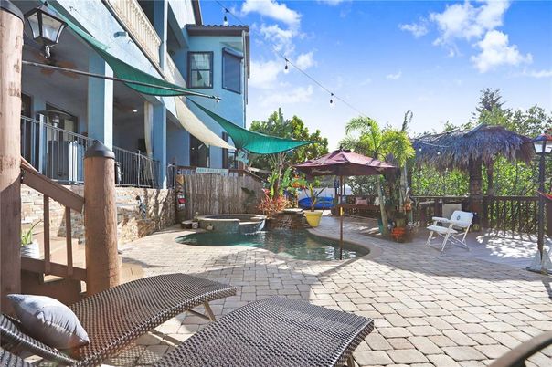 Exterior, Pool