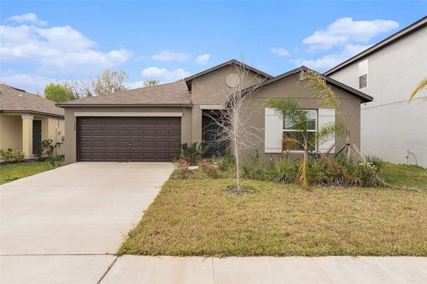 Attached, Exterior, Facade, Ranch