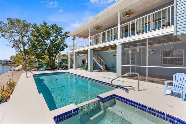 Exterior, Pool