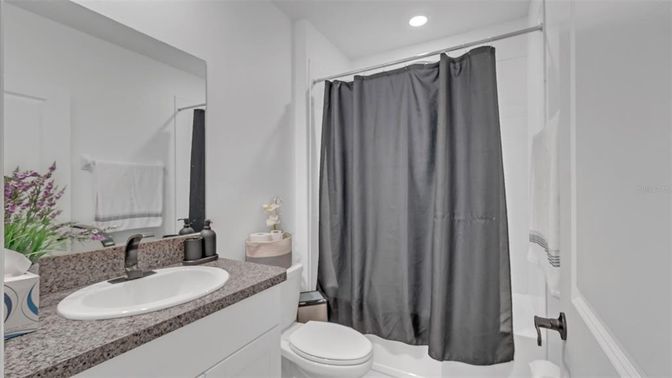 Bathroom, Interior, Recessed Lighting