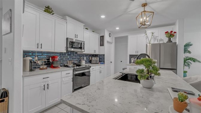 Interior, Kitchen, Pendant Lights, Recessed Lighting, Stainless Steel Appliances