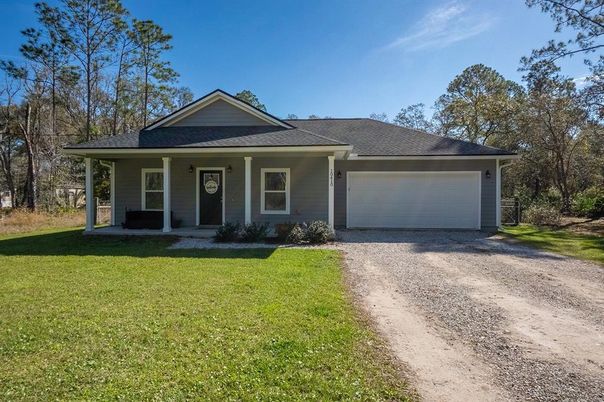 Attached, Exterior, Facade, Ranch