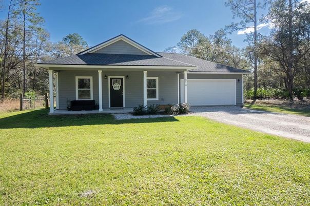 Attached, Exterior, Facade, Ranch