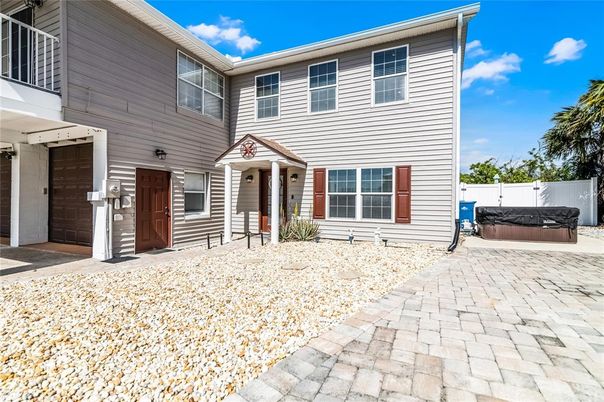Exterior, Hot Tub