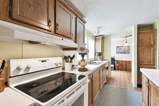 Interior, Kitchen, Pendant Lights, Wood Texture Flooring