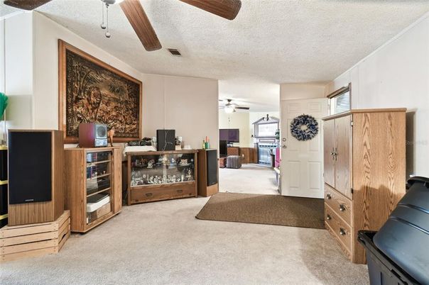 Home Office, Interior
