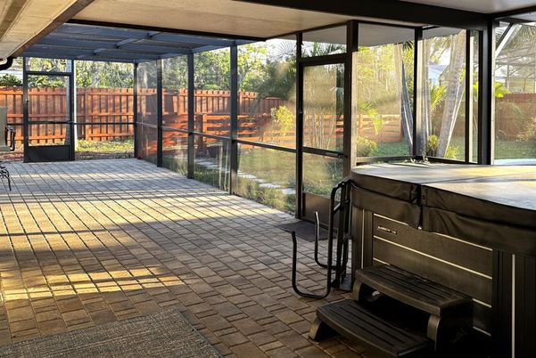 Hot Tub, Interior, Sun Room