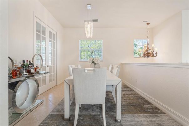 Chandelier, Dining room, Interior, Pendant Lights