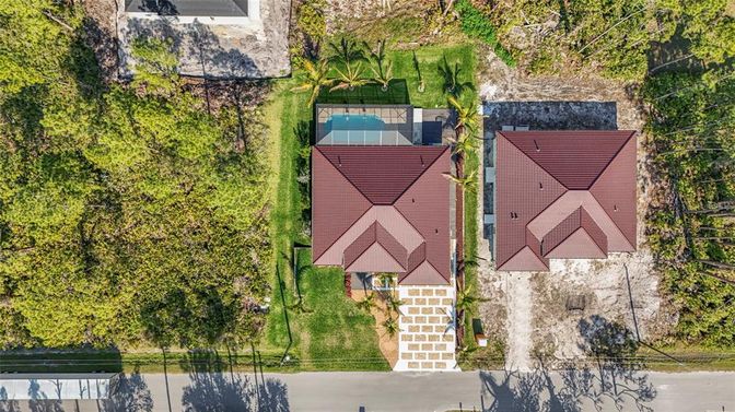 Exterior, Drone