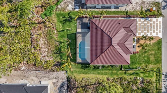 Exterior, Drone
