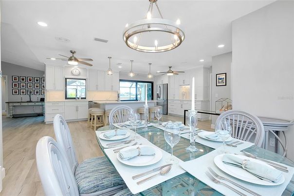 Dining room, Interior, Kitchen, Pendant Lights, Recessed Lighting, Wood Texture Flooring