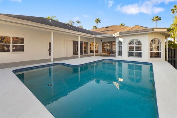 Exterior, Pool