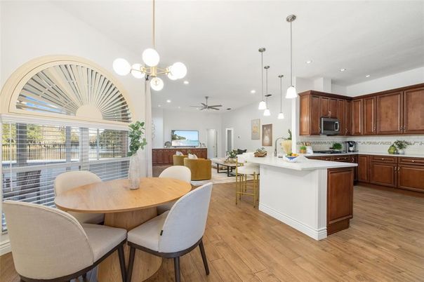 Dining room, Interior, Kitchen, Pendant Lights, Recessed Lighting, Wood Texture Flooring