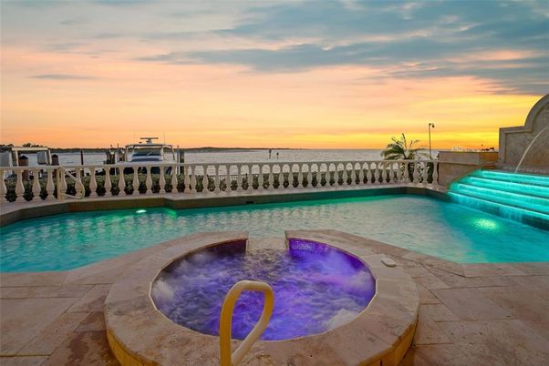 Exterior, Pool, Water