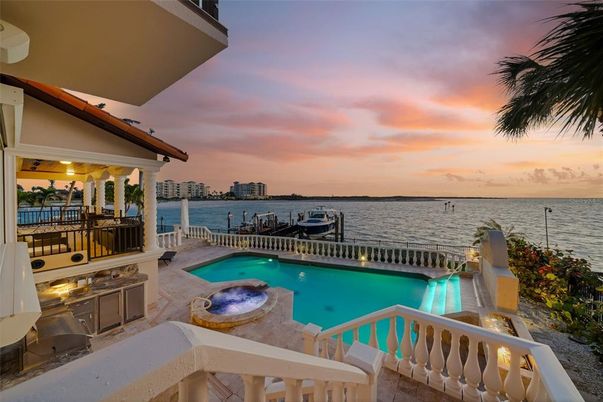 Exterior, Lake, Pool, Water