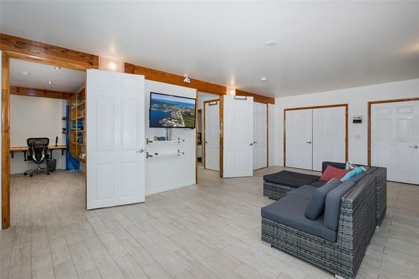 Interior, Recessed Lighting, Wood Texture Flooring