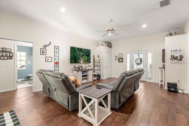 Interior, Living room, Recessed Lighting, Wood Texture Flooring
