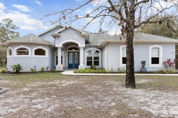Backyard, Exterior, Facade, Ranch