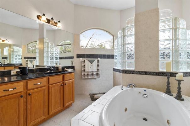 Bathroom, Dual Sink Vanities, Interior
