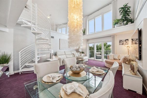 Chandelier, Interior, Living room