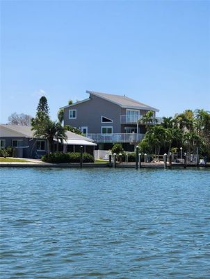 Exterior, Lake