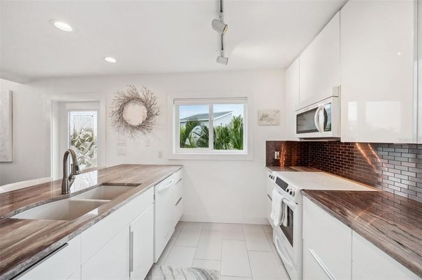 Interior, Kitchen, Recessed Lighting