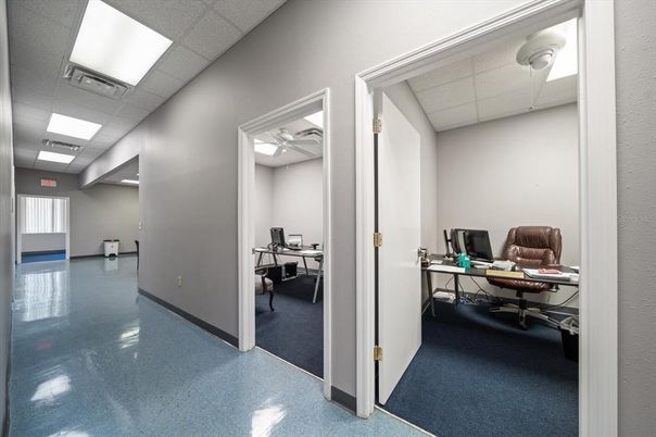 Home Office, Interior