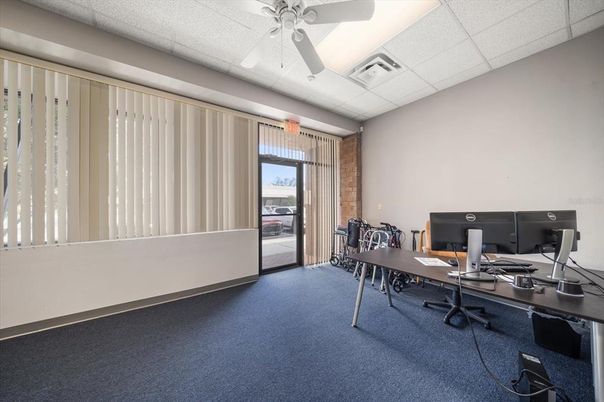 Home Office, Interior