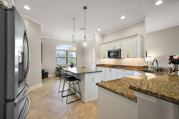 Dining room, Interior, Kitchen, Pendant Lights, Recessed Lighting, Stainless Steel Appliances