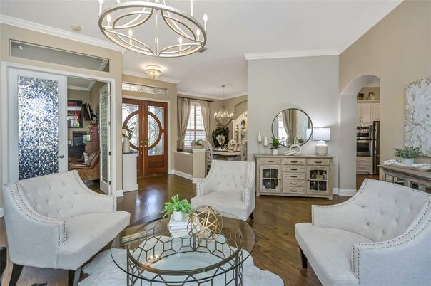 Chandelier, Dining room, Interior, Kitchen, Living room, Pendant Lights, Wood Texture Flooring