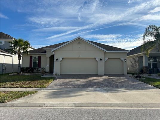 Attached, Exterior, Facade, Ranch