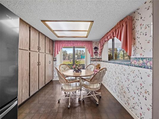 Dining room, Interior