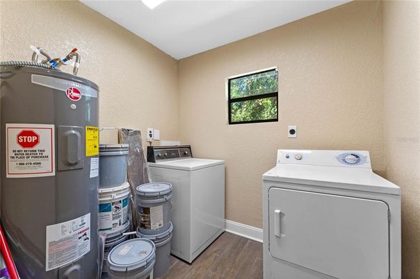 Interior, Washer, Wood Texture Flooring