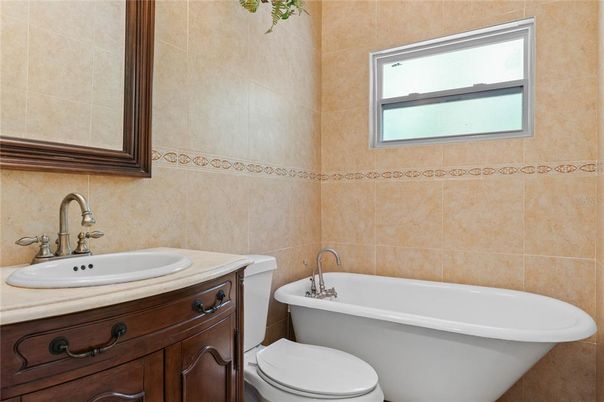 Bathroom, Free Standing Baths, Interior