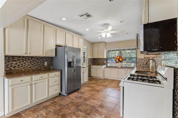 Interior, Kitchen, Recessed Lighting
