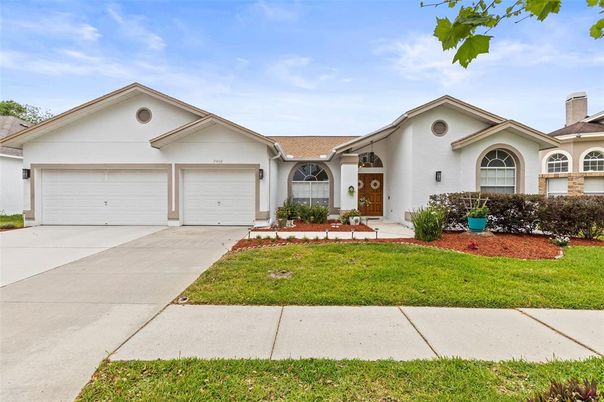 Attached, Exterior, Facade, Ranch