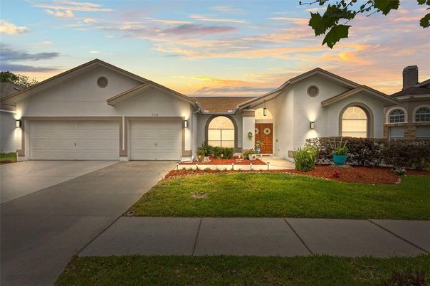 Attached, Exterior, Facade, Ranch