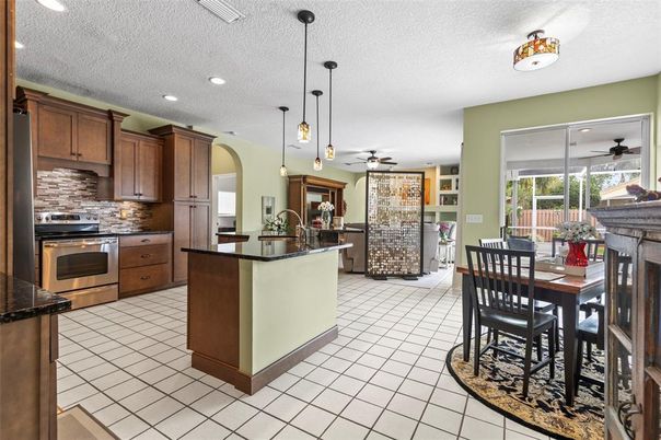 Dining room, Interior, Kitchen, Pendant Lights, Recessed Lighting, Stainless Steel Appliances