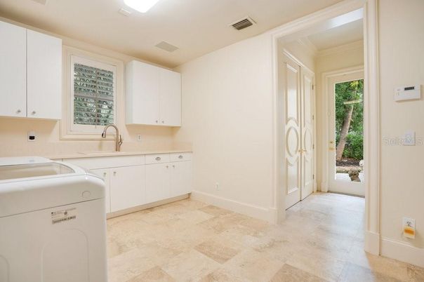 Interior, Washer