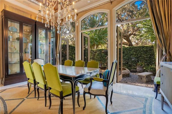 Chandelier, Dining room, Interior