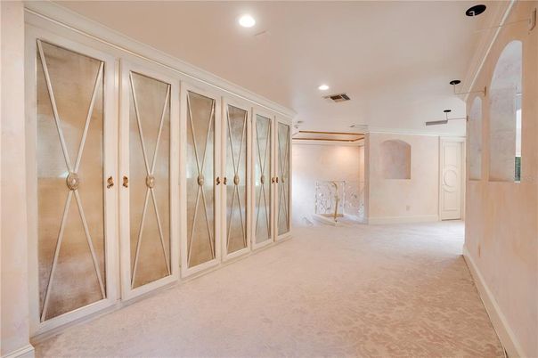 Empty room, Interior, Recessed Lighting