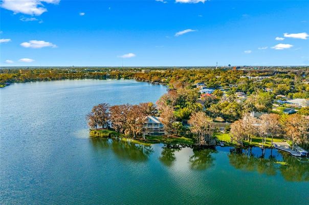 Exterior, Lake