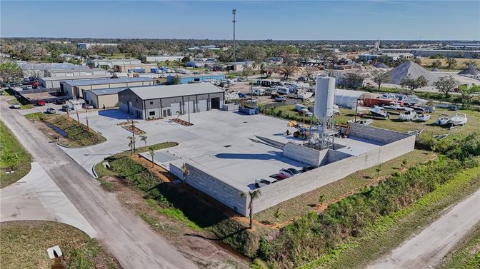 Exterior, Drone