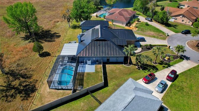 Exterior, Drone